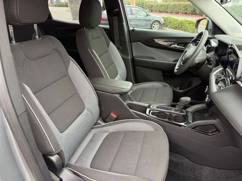 Used 2025 Chevrolet TrailBlazer LT image 34