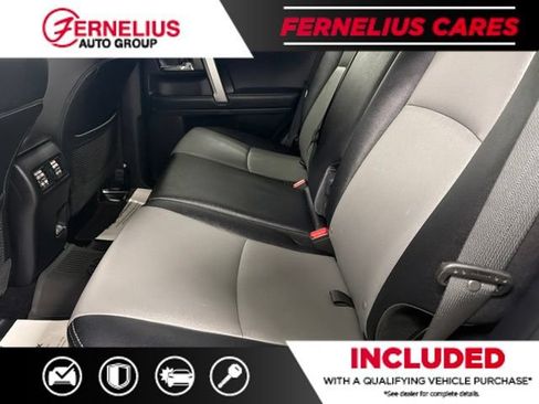 Used 2022 Toyota 4Runner SR5 Premium w/ Moonroof Package AWD/4WD image 27