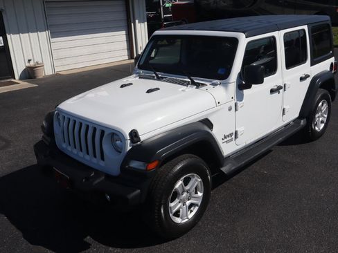 Used 2018 Jeep Wrangler Unlimited Sport S AWD/4WD image 11