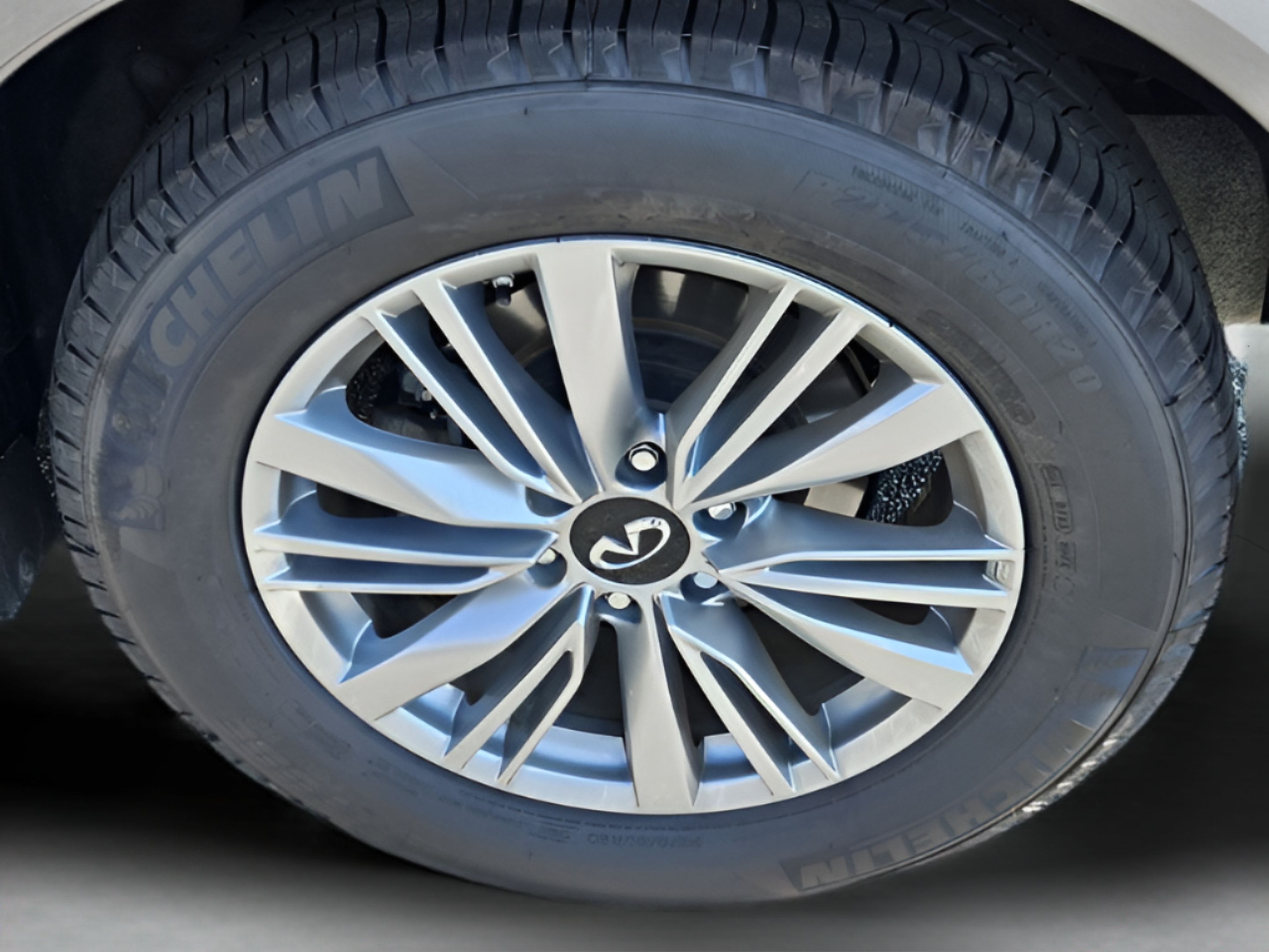 Used 2019 INFINITI QX80 Luxe w/ All-Season Package RWD image 31