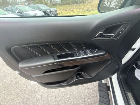 Certified 2022 GMC Canyon Denali image 26