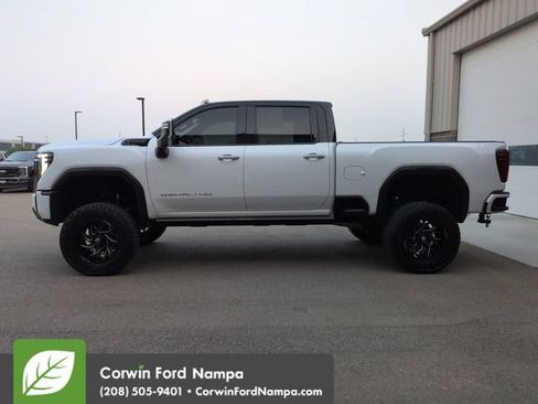 Used 2024 GMC Sierra 3500 Denali Ultimate AWD/4WD image 6