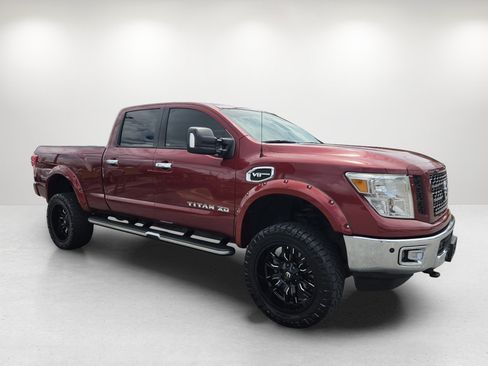 Used 2019 Nissan Titan SV w/ SV Convenience Package AWD/4WD image 3