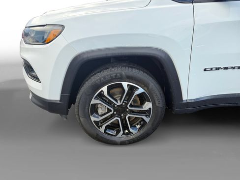 Used 2023 Jeep Compass Limited image 9