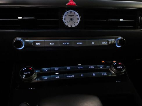 Used 2020 Genesis G90 3.3T Premium image 16