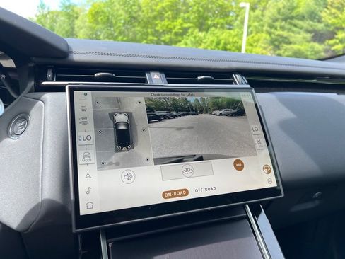 New 2026 Land Rover Range Rover Velar Dynamic SE image 18