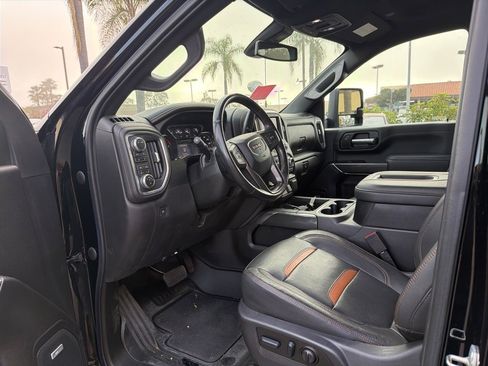 Used 2022 GMC Sierra 2500 AT4 w/ AT4 Preferred Package image 7
