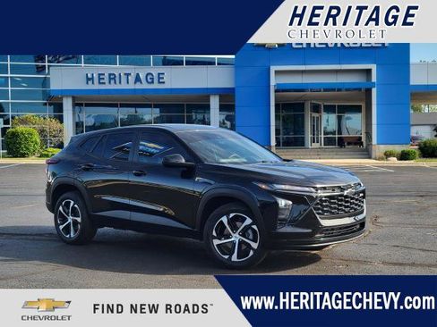 Used 2024 Chevrolet Trax RS w/ Sunroof Package FWD image 1