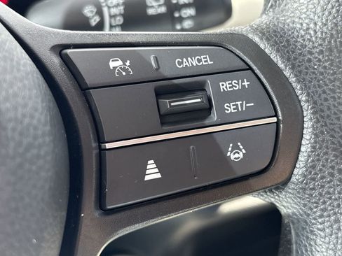 Used 2025 Honda HR-V LX image 29