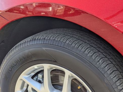 Used 2025 Chrysler Pacifica Select image 29