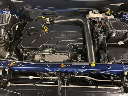 Used 2020 Chevrolet Equinox LT image 39