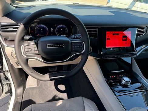 New 2024 Jeep Wagoneer L 4WD w/ Convenience Group I image 10