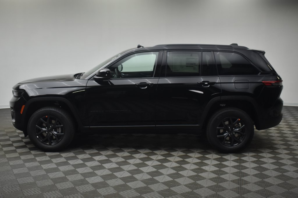 New 2027 Jeep Grand Cherokee Laredo X AWD/4WD image 13