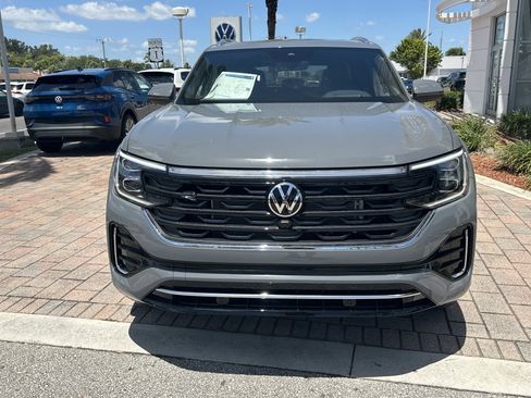 New 2026 Volkswagen Atlas Cross Sport SEL Premium R-Line AWD/4WD image 4