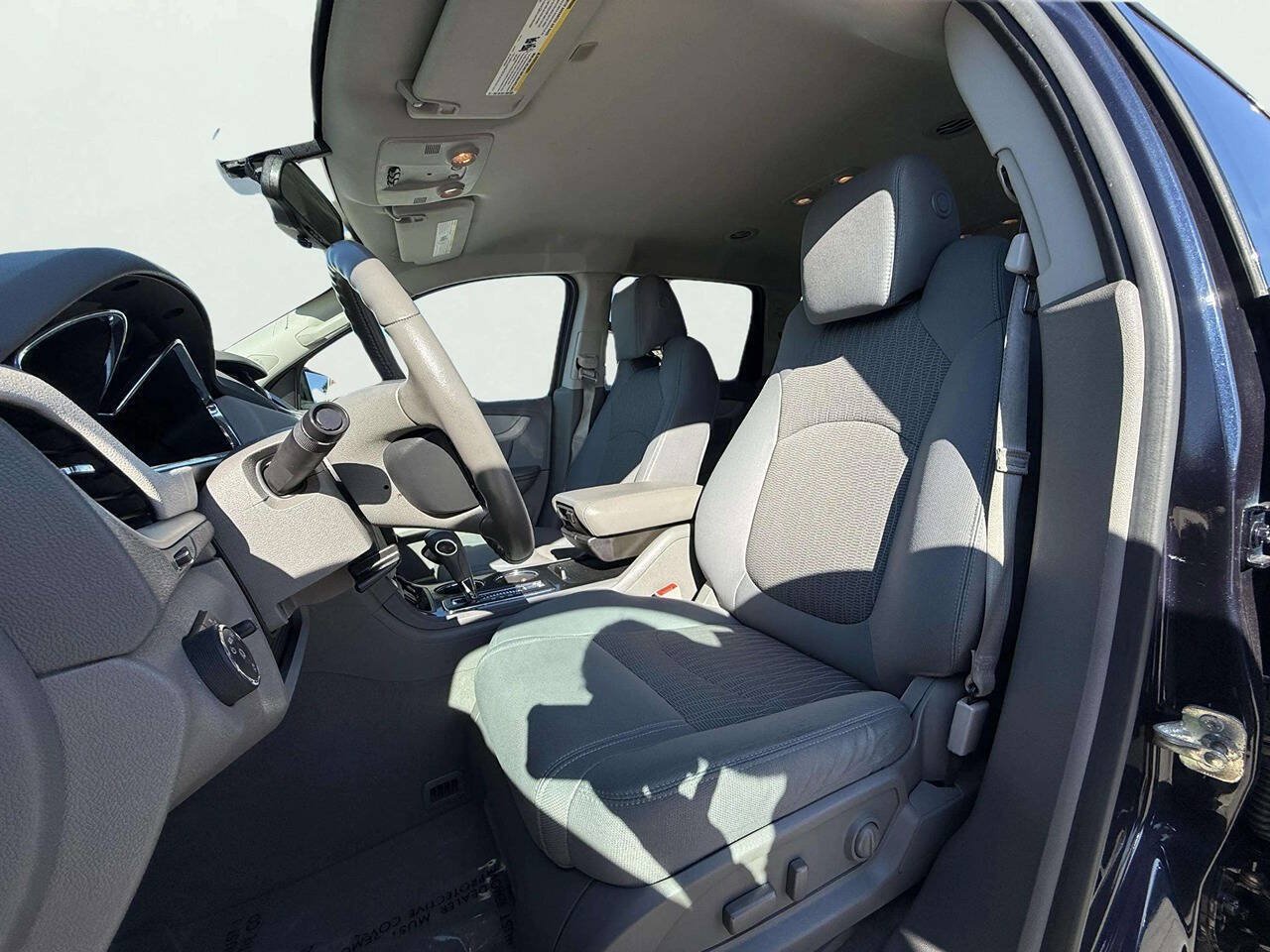 Used 2017 Chevrolet Traverse LT w/ Style and Technology Package FWD image 20