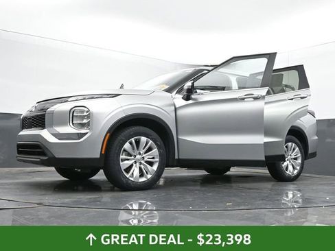 Used 2025 Mitsubishi Outlander ES image 71