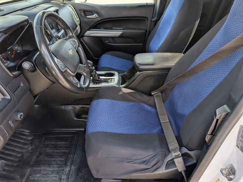 Used 2022 Chevrolet Colorado LT w/ Fleet Safety Package image 18