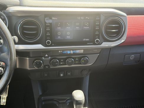 Used 2021 Toyota Tacoma SR5 AWD/4WD image 30