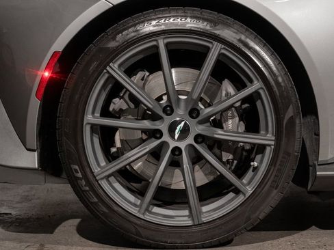 Used 2020 Aston Martin V8 Vantage Coupe image 39