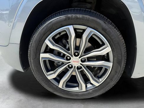 Used 2020 GMC Terrain Denali w/ Denali Premium Package FWD image 10