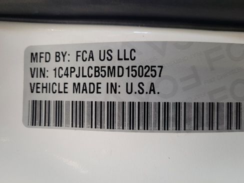 Used 2021 Jeep Cherokee Latitude FWD image 33