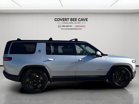 Used 2024 Rivian R1S Adventure image 10