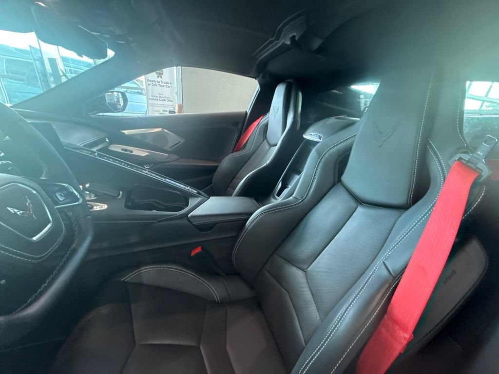 Used 2025 Chevrolet Corvette Stingray Preferred Cpe w/ Battery Protection Package RWD image 17