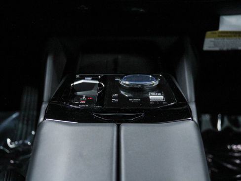 Used 2026 BMW 530i w/ Premium Package image 14