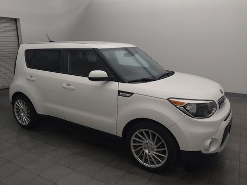 Used 2019 Kia Soul + FWD image 11