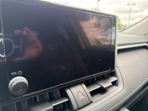 Used 2025 Toyota RAV4 XLE w/ Convenience Package image 25