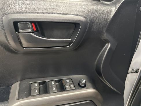 Used 2019 Toyota Tacoma SR5 image 15