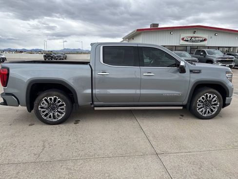 Used 2024 GMC Sierra 1500 Denali Ultimate AWD/4WD image 8