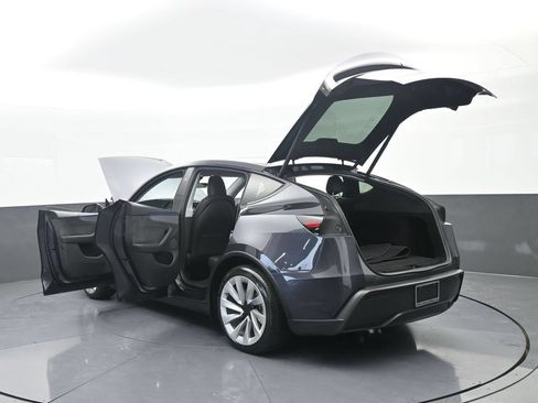 Used 2026 Tesla Model Y 2WD image 68