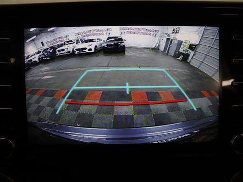 Used 2021 Toyota Highlander XLE image 25