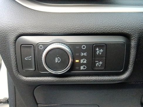 Used 2021 Ford Explorer XLT w/ Equipment Group 202A image 17