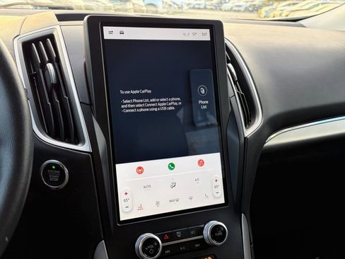 Used 2022 Ford Edge SEL image 17