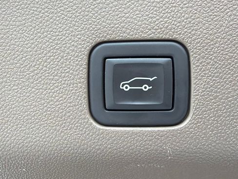 Used 2023 GMC Yukon Denali AWD/4WD image 19
