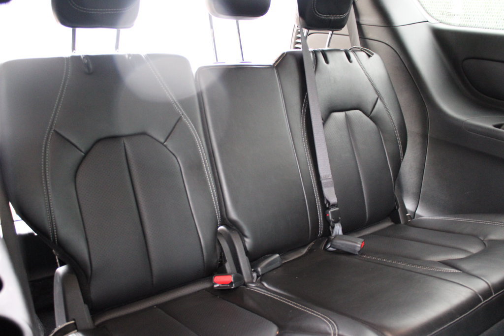 Used 2025 Chrysler Pacifica Select FWD image 28