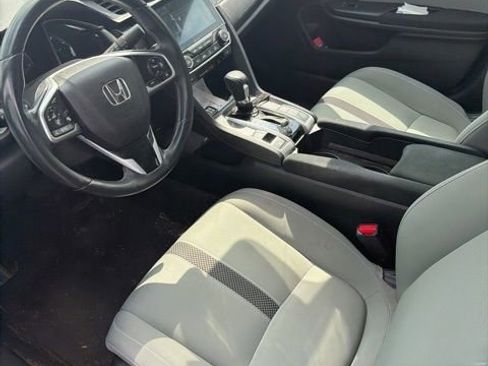 Used 2019 Honda Civic EX image 9