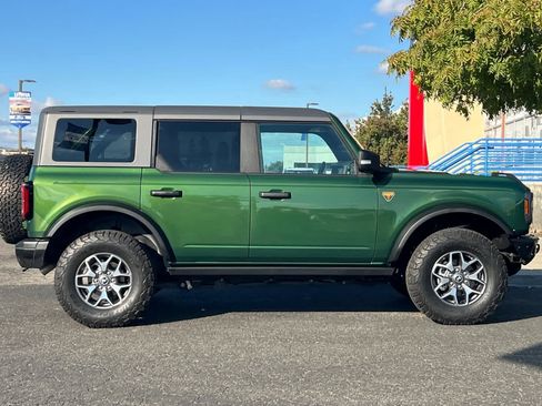 Certified 2024 Ford Bronco Badlands image 9