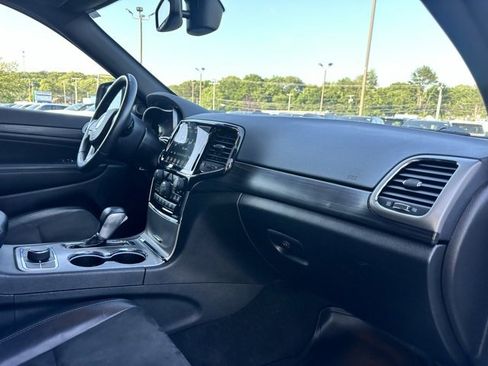 Used 2022 Jeep Grand Cherokee Laredo X image 30