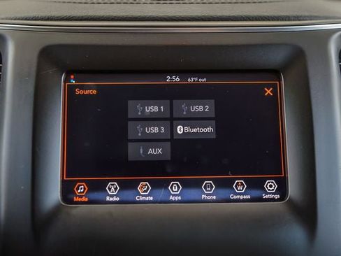 Used 2019 Jeep Cherokee Latitude Plus FWD image 19