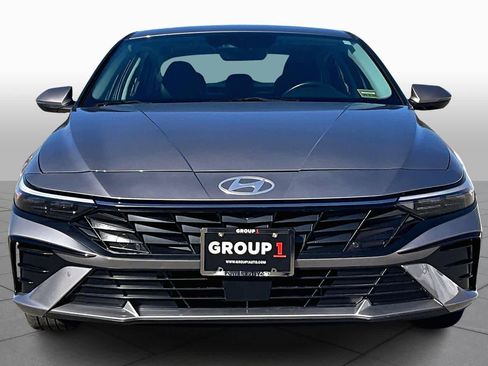 Used 2024 Hyundai Elantra Limited image 4