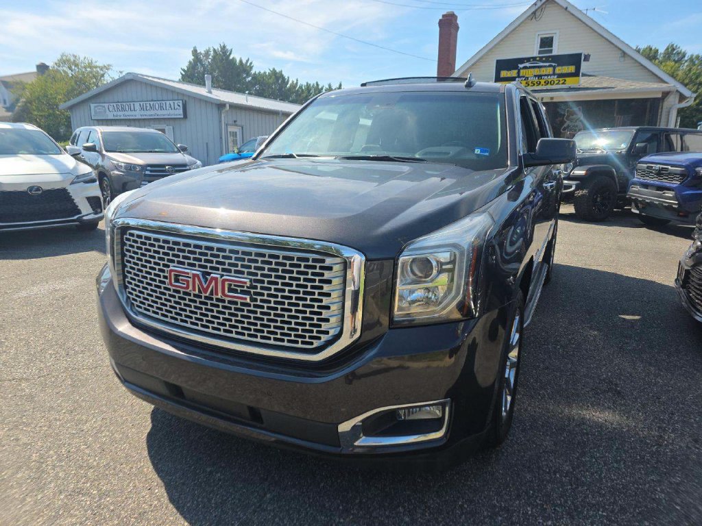 Used 2017 GMC Yukon Denali w/ Open Road Package AWD/4WD image 1