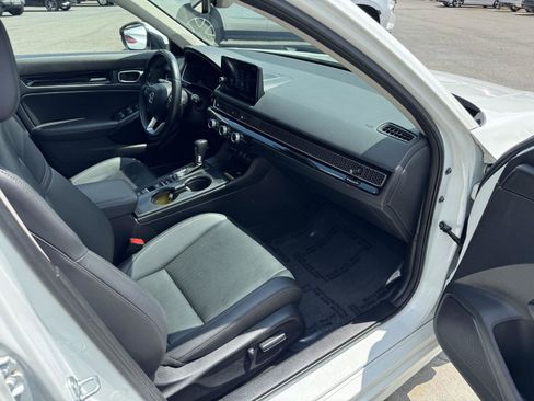 Used 2022 Honda Civic Touring image 17