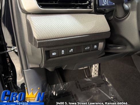 New 2026 Toyota Camry SE AWD/4WD image 35