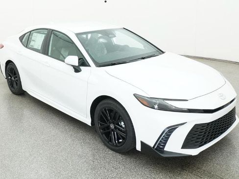 Used 2026 Toyota Camry SE FWD image 44