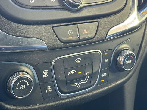 Used 2022 Chevrolet Equinox LT image 20