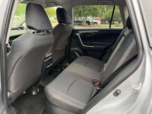Used 2022 Toyota RAV4 LE AWD/4WD image 14