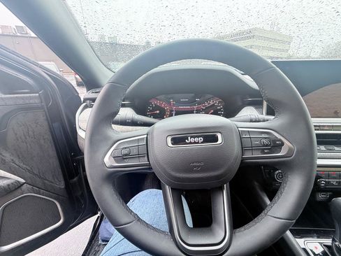 Used 2024 Jeep Compass Latitude w/ Altitude Special Edition AWD/4WD image 11